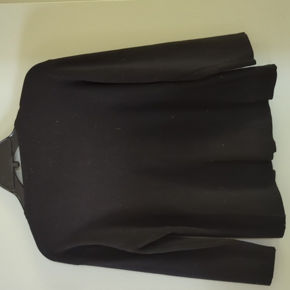 Feminine and Elegant: Vintage Silk Flower Embroidery Black Cardigan - Picture 4 of 6